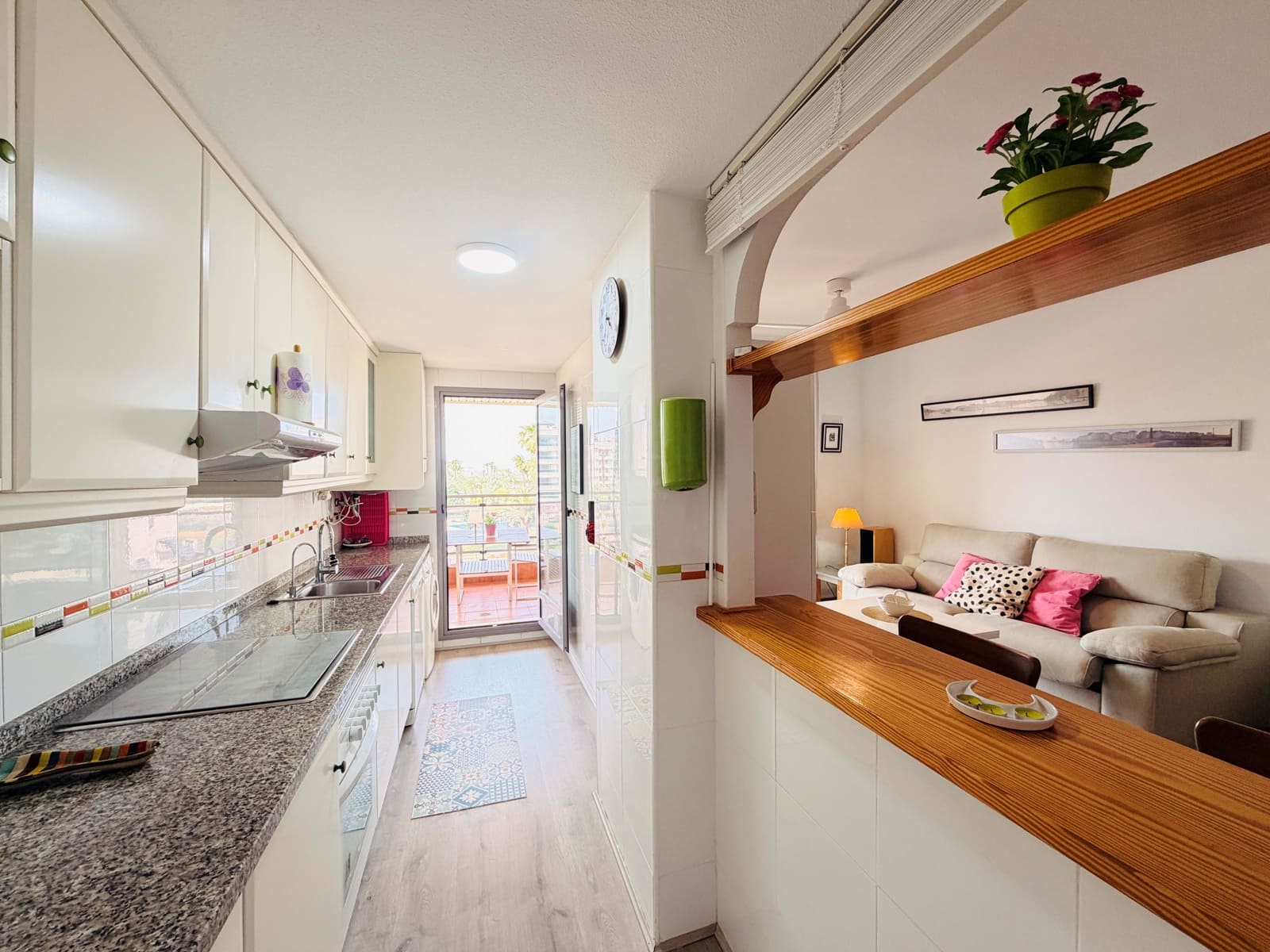 1 makuuhuone Huoneisto myytävänä paikassa Arenales del Sol mukana uima-altaan 
autotalli - 235 000 € (Ref: 9988879)