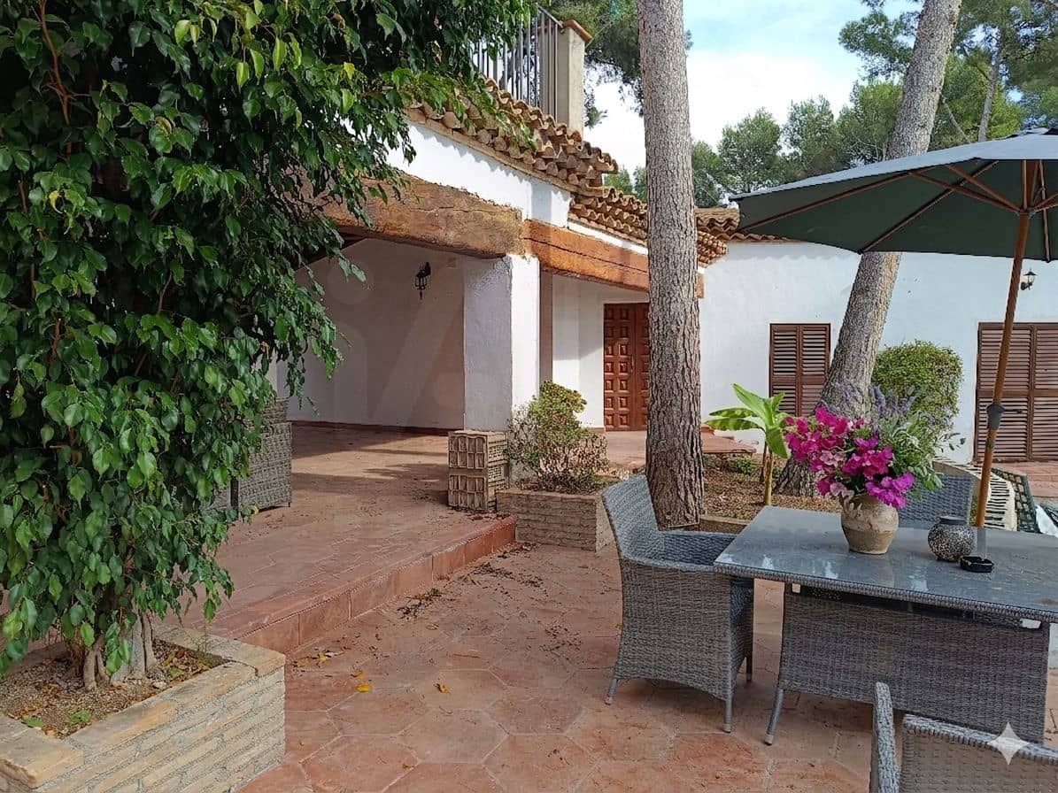 4 bedroom Townhouse for sale in Roda de Bara with pool garage - € 2,200,000 (Ref: 9988880)