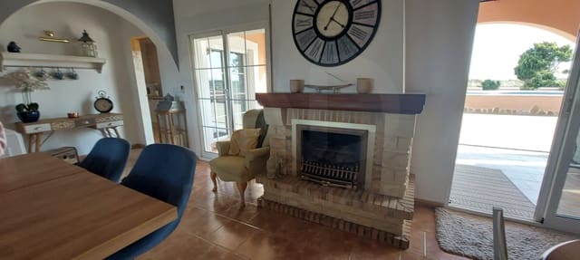Chalet de 3 habitaciones en Dolores en venta con piscina - 445.000 € (Ref: 9988882)