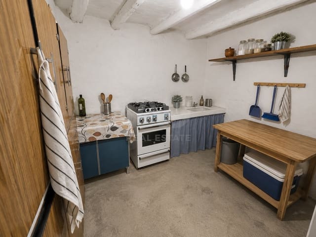 Casa de 3 habitaciones en Albacete ciudad en venta - 39.000 € (Ref: 9988885)