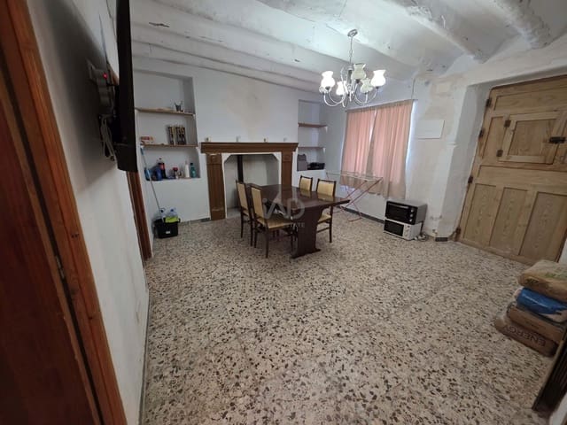 Casa de 3 habitaciones en Albacete ciudad en venta - 39.000 € (Ref: 9988885)