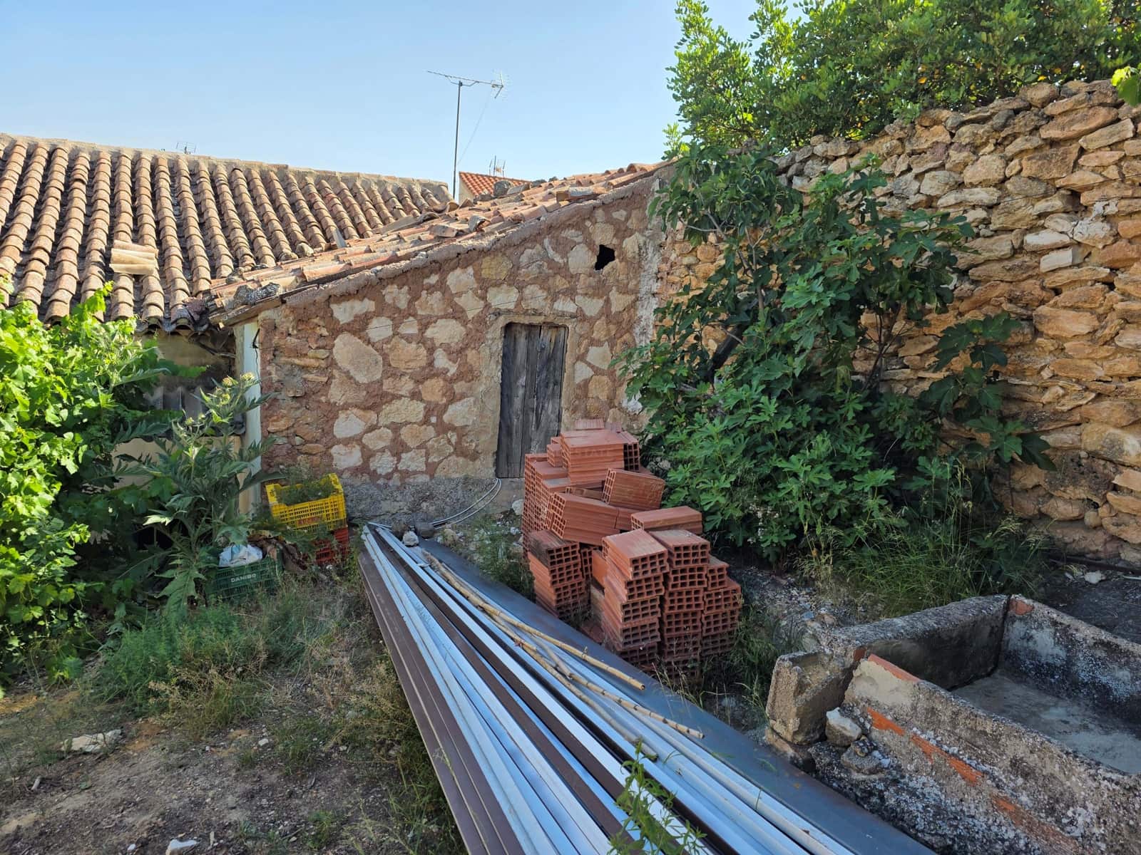 Casa de 3 habitaciones en Albacete ciudad en venta - 39.000 € (Ref: 9988885)