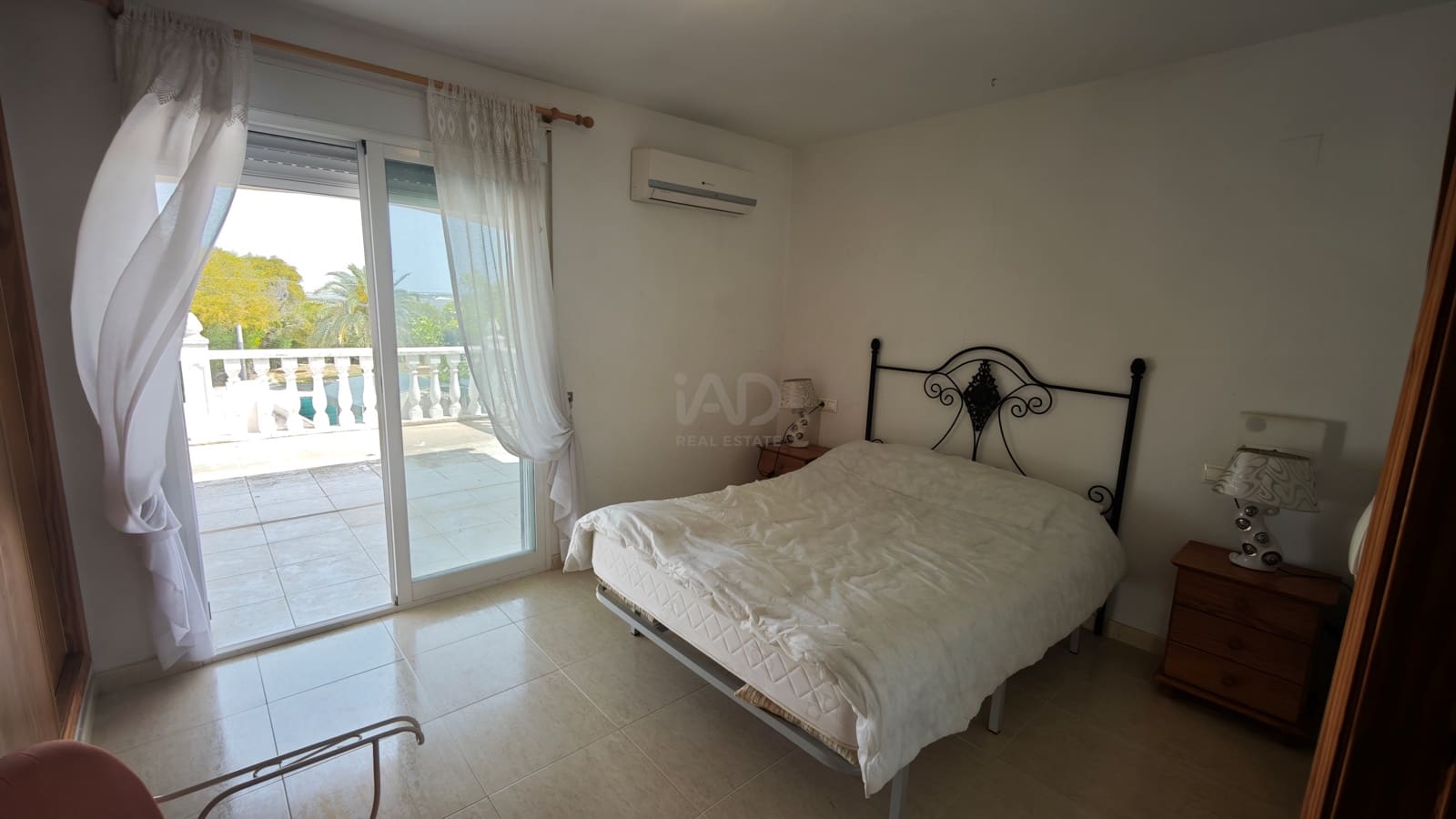 4 Zimmer Reihenhaus zu verkaufen in Alicante / Alacant Stadt mit Pool - 300.000 € (Ref: 9988886)