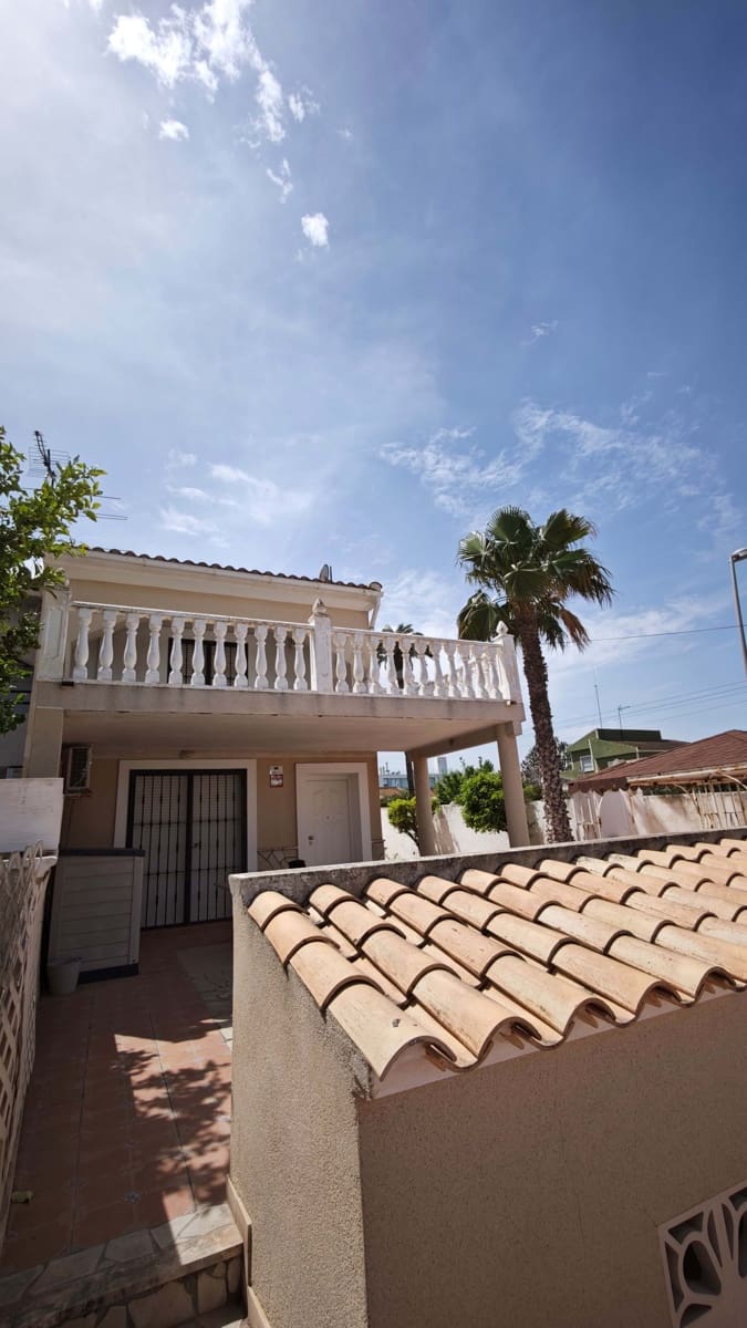 4 Zimmer Reihenhaus zu verkaufen in Alicante / Alacant Stadt mit Pool - 300.000 € (Ref: 9988886)