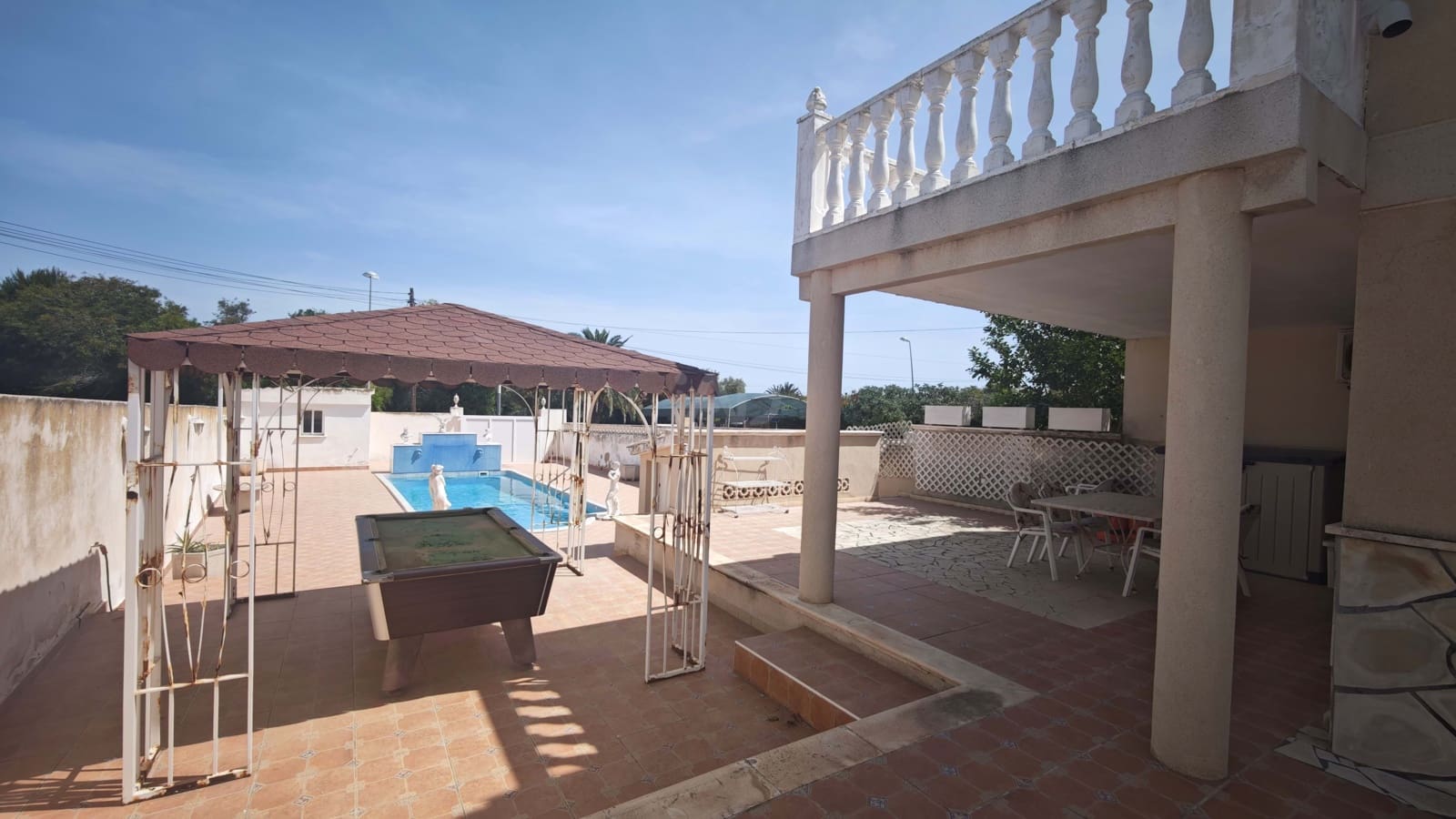 4 Zimmer Reihenhaus zu verkaufen in Alicante / Alacant Stadt mit Pool - 300.000 € (Ref: 9988886)