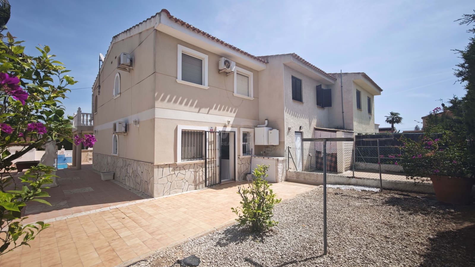 4 Zimmer Reihenhaus zu verkaufen in Alicante / Alacant Stadt mit Pool - 300.000 € (Ref: 9988886)