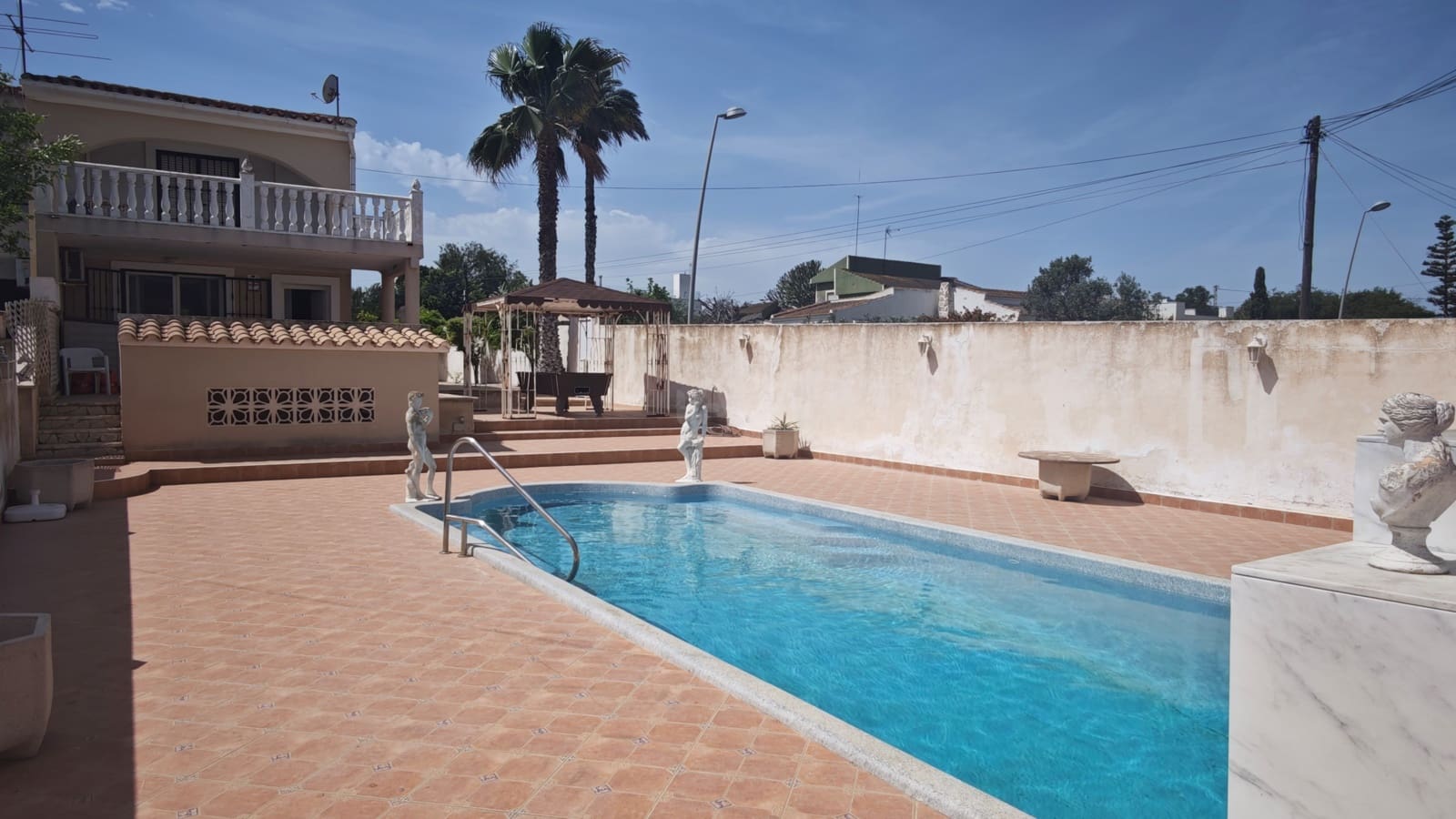 4 Zimmer Reihenhaus zu verkaufen in Alicante / Alacant Stadt mit Pool - 300.000 € (Ref: 9988886)