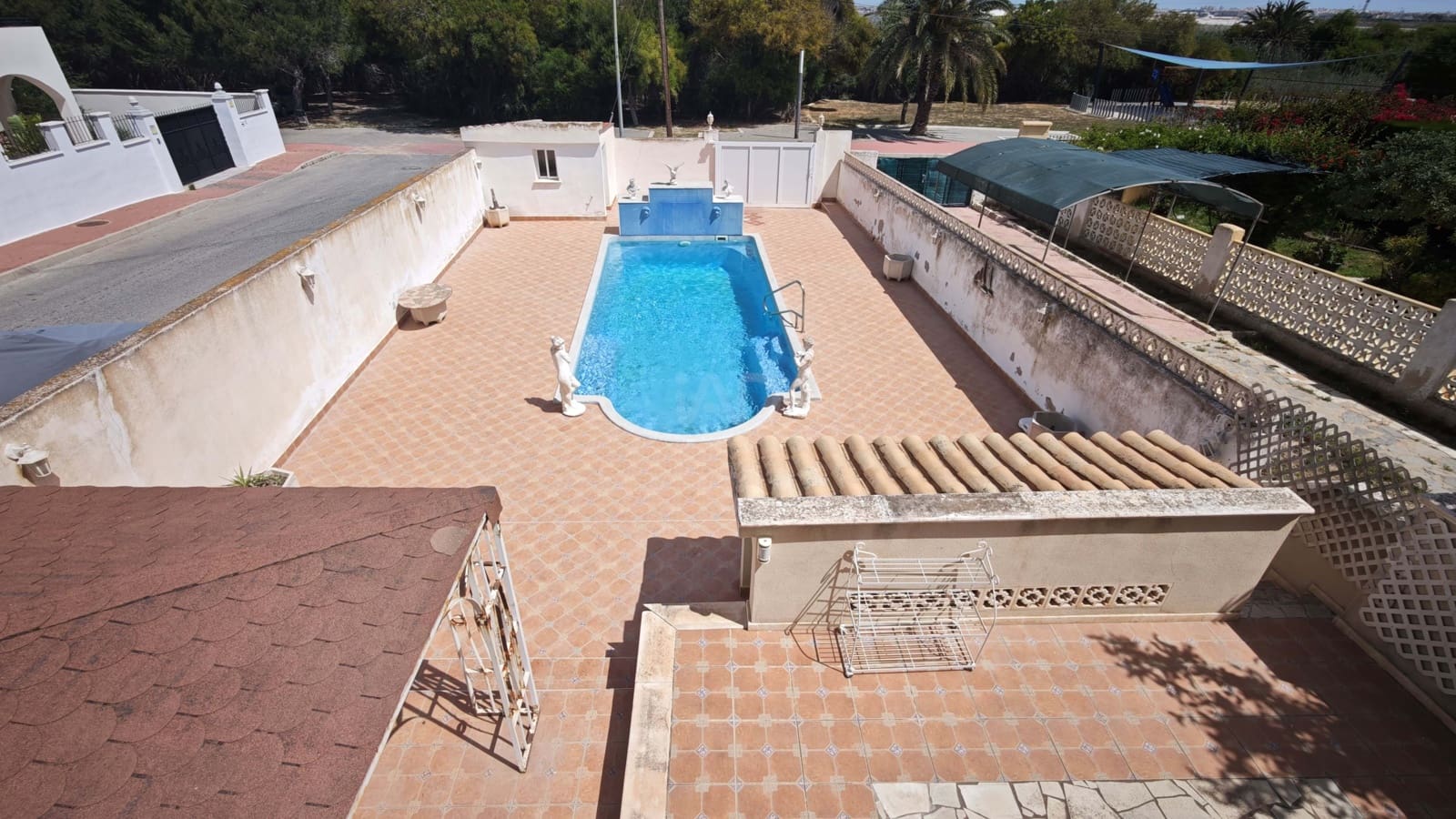 4 Zimmer Reihenhaus zu verkaufen in Alicante / Alacant Stadt mit Pool - 300.000 € (Ref: 9988886)