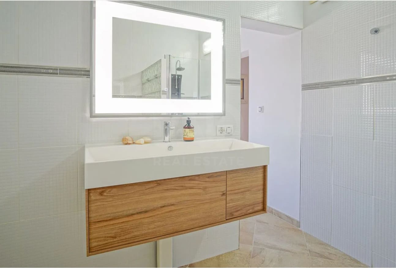 5 Zimmer Haus zu verkaufen in Alicante / Alacant Stadt mit Pool - 875.000 € (Ref: 9988889)