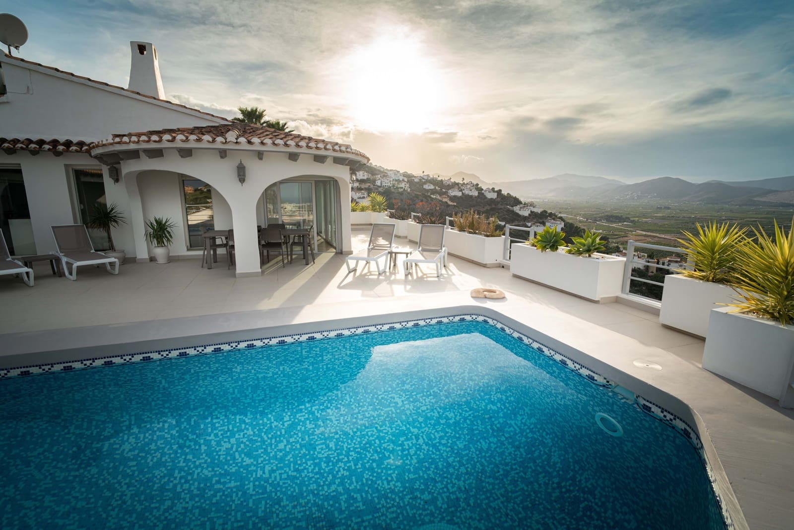 5 Zimmer Haus zu verkaufen in Alicante / Alacant Stadt mit Pool - 875.000 € (Ref: 9988889)