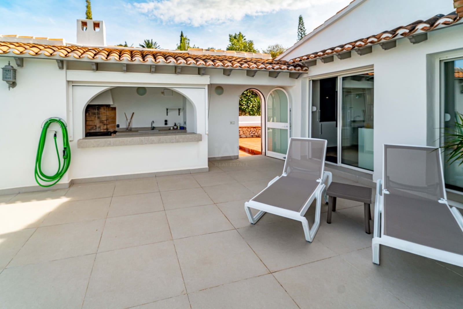 5 Zimmer Haus zu verkaufen in Alicante / Alacant Stadt mit Pool - 875.000 € (Ref: 9988889)