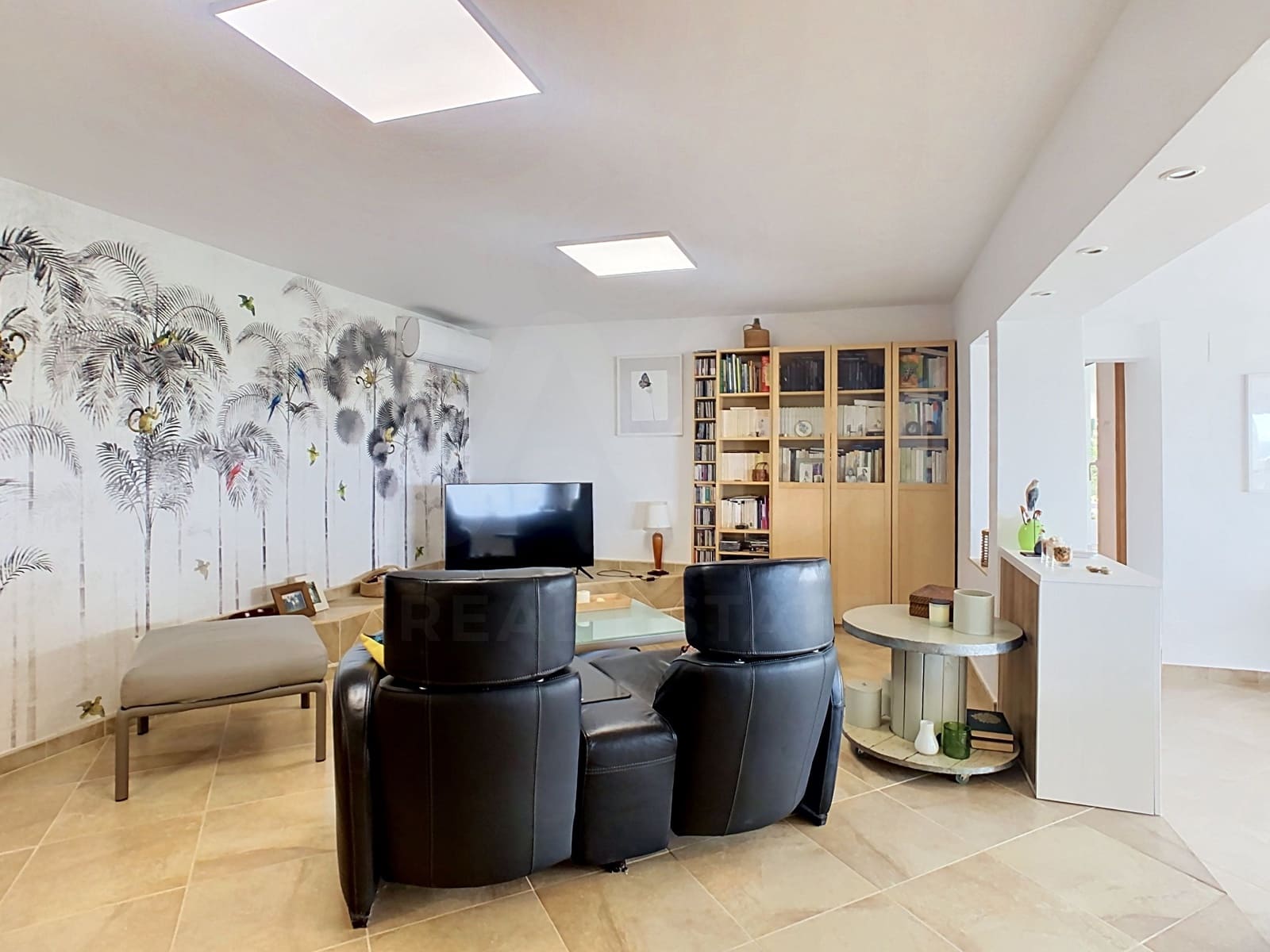 5 sypialnia Willa na sprzedaż w Pego z basenem garażem - 875 000 € (Ref: 9988889)