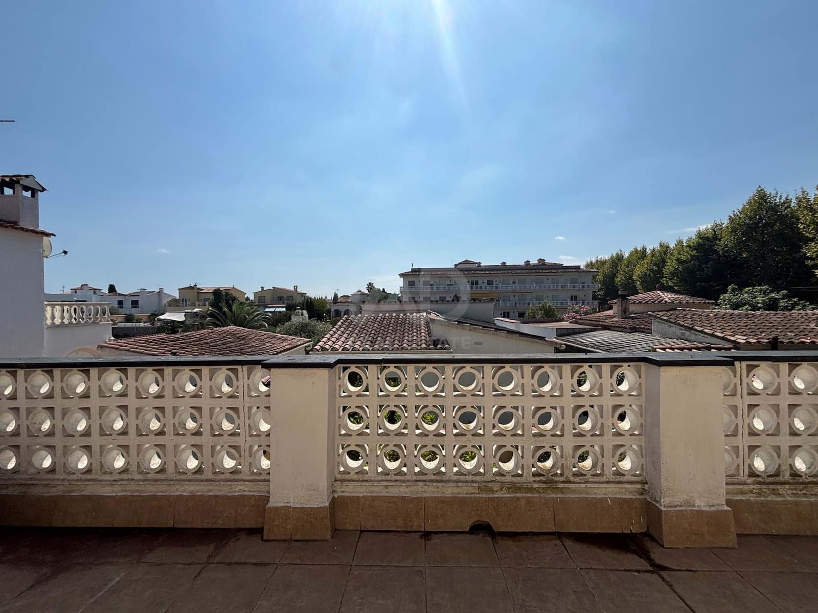 4 slaapkamer Huis te koop in Gerona stad met zwembad garage - € 428.000 (Ref: 9988893)