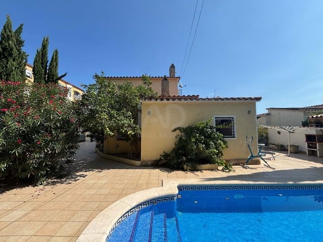 4 slaapkamer Huis te koop in Gerona stad met zwembad garage - € 428.000 (Ref: 9988893)