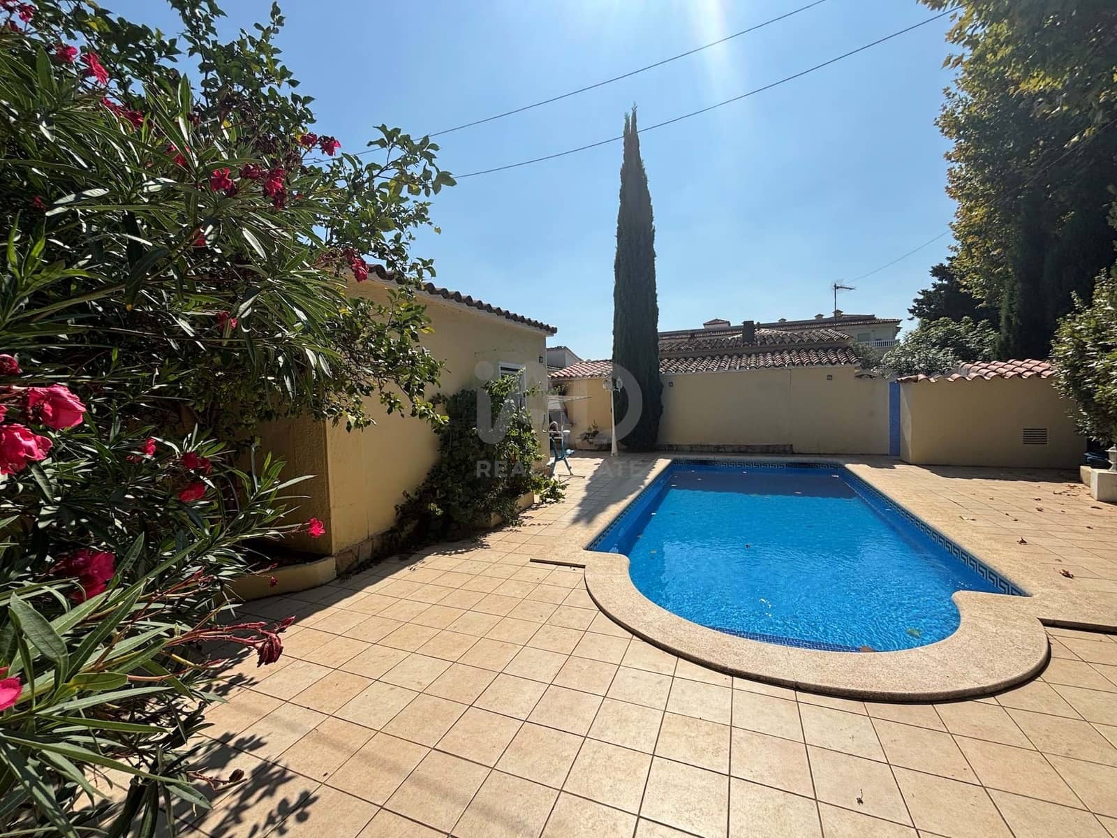 4 slaapkamer Huis te koop in Gerona stad met zwembad garage - € 428.000 (Ref: 9988893)