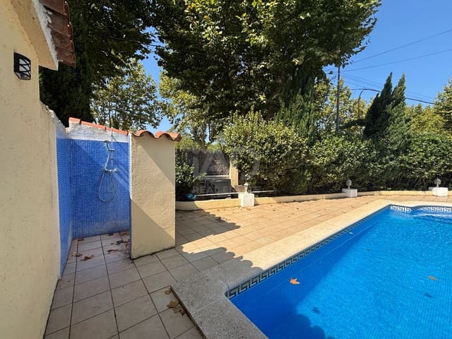 4 slaapkamer Huis te koop in Gerona stad met zwembad garage - € 428.000 (Ref: 9988893)