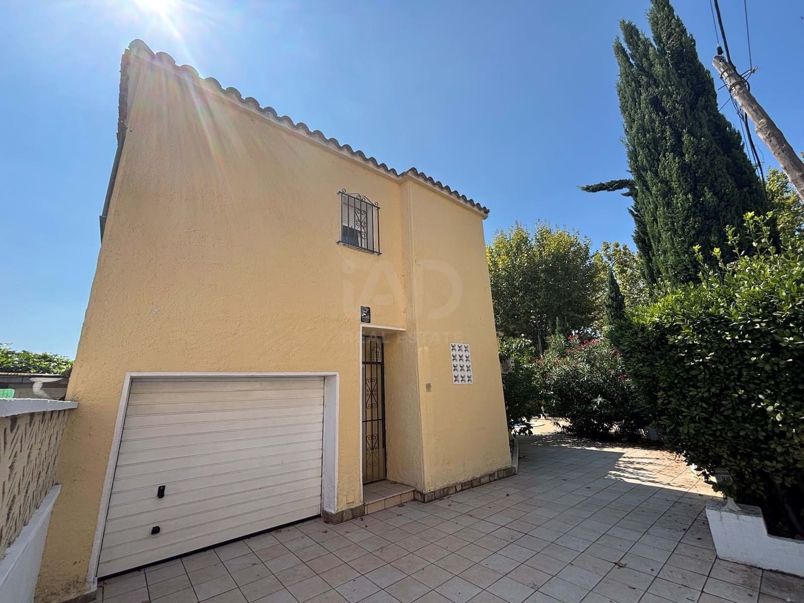 4 slaapkamer Huis te koop in Gerona stad met zwembad garage - € 428.000 (Ref: 9988893)