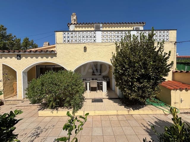 4 slaapkamer Huis te koop in Gerona stad met zwembad garage - € 428.000 (Ref: 9988893)