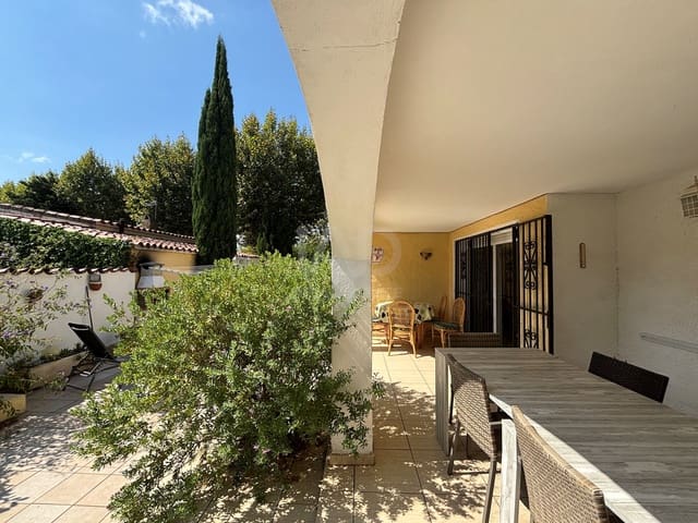 4 slaapkamer Huis te koop in Gerona stad met zwembad garage - € 428.000 (Ref: 9988893)