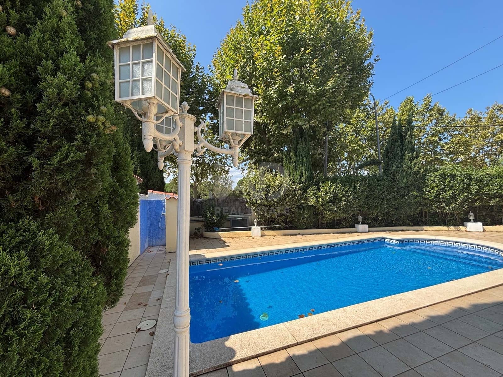 4 slaapkamer Huis te koop in Gerona stad met zwembad garage - € 428.000 (Ref: 9988893)