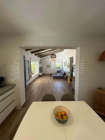 2 soverom Hus til salgs i Huelva by med svømmebasseng garasje - € 397 000 (Ref: 9988894)