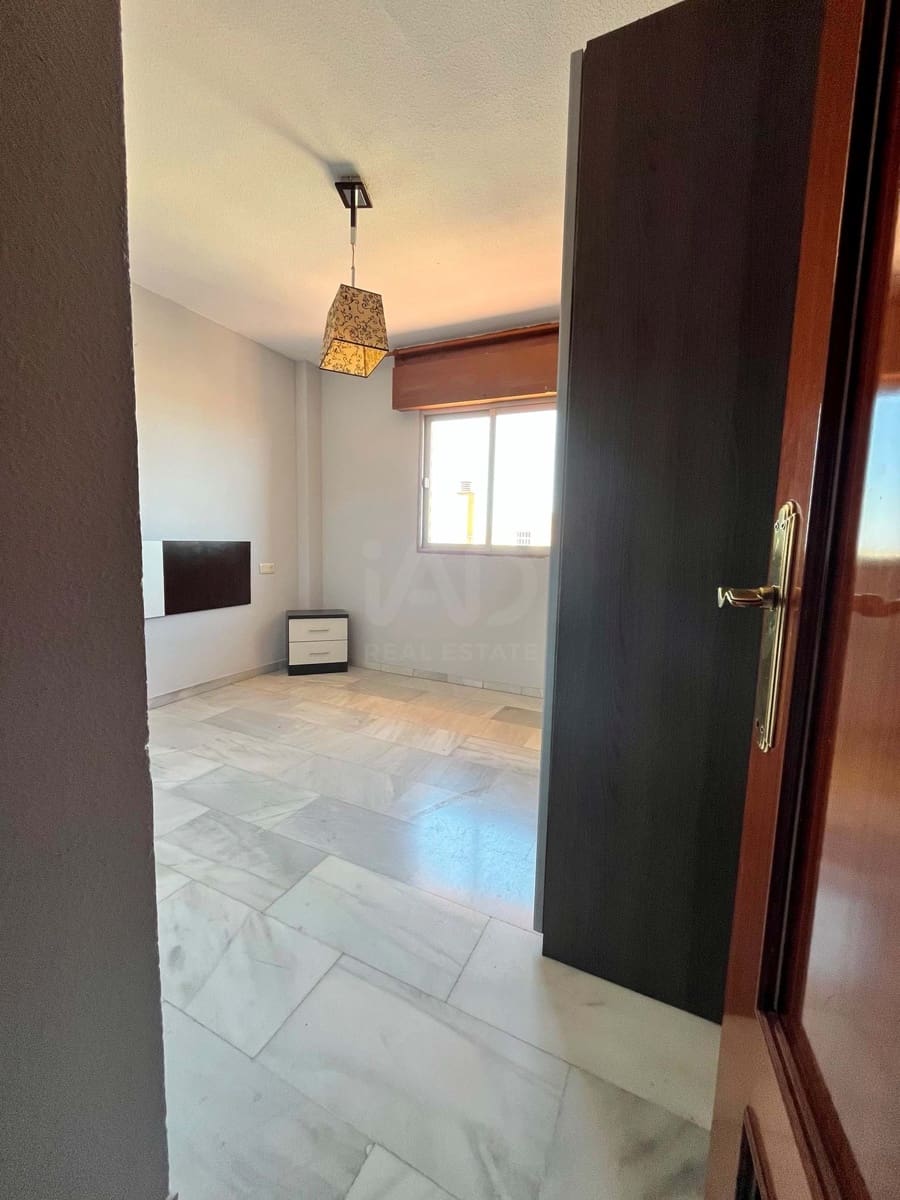 Apartamento de 2 habitaciones en Granada ciudad en venta con garaje - 89.000 € (Ref: 9988897)