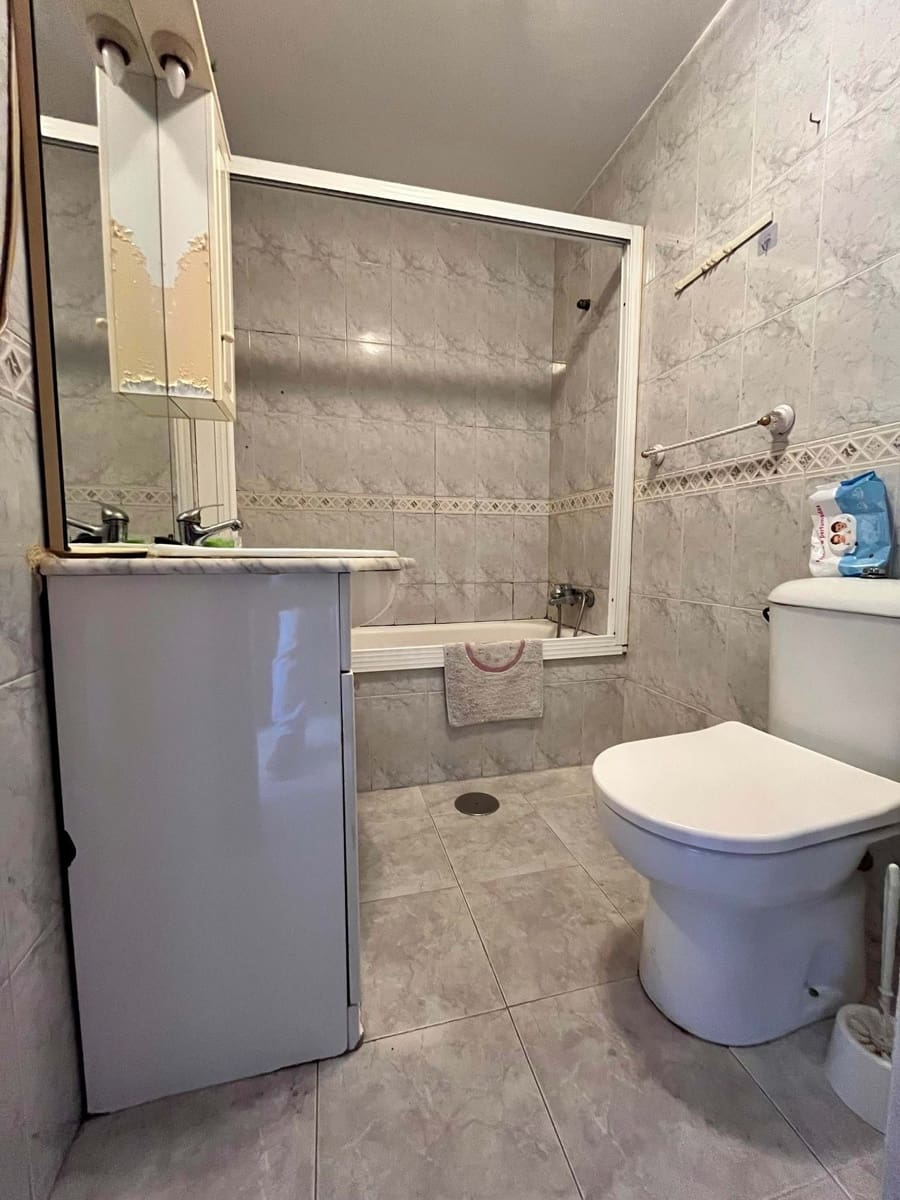 Apartamento de 2 habitaciones en Granada ciudad en venta con garaje - 89.000 € (Ref: 9988897)