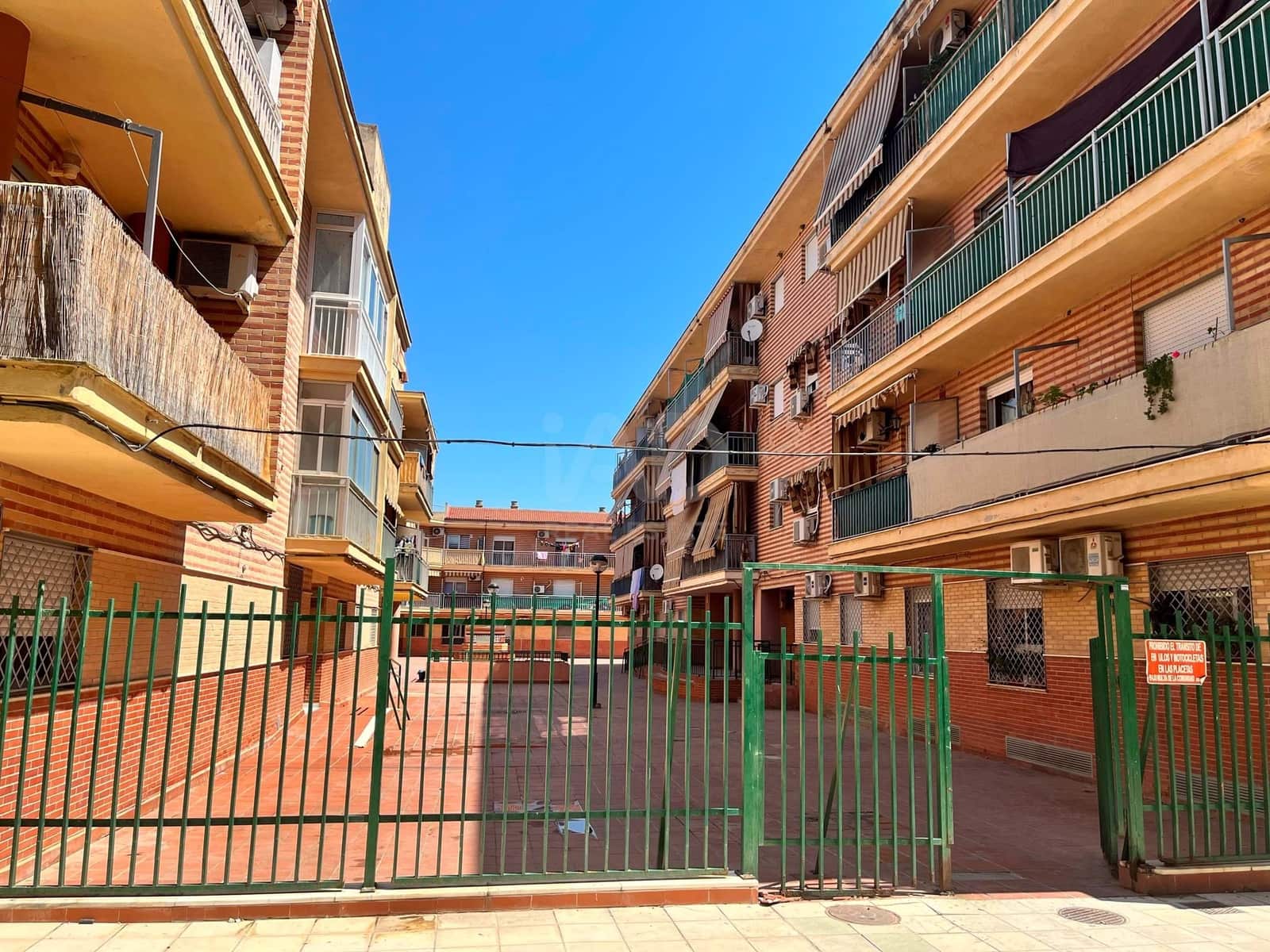Apartamento de 2 habitaciones en Granada ciudad en venta con garaje - 89.000 € (Ref: 9988897)