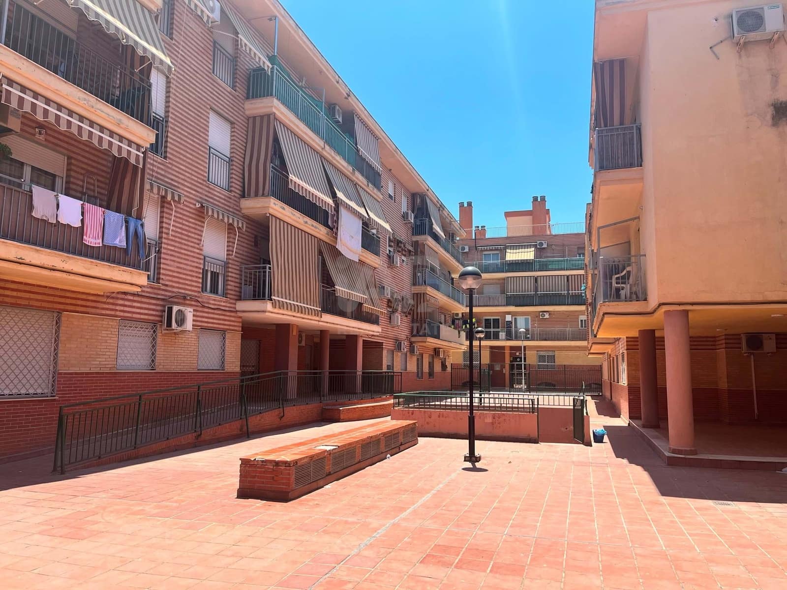 Apartamento de 2 habitaciones en Granada ciudad en venta con garaje - 89.000 € (Ref: 9988897)