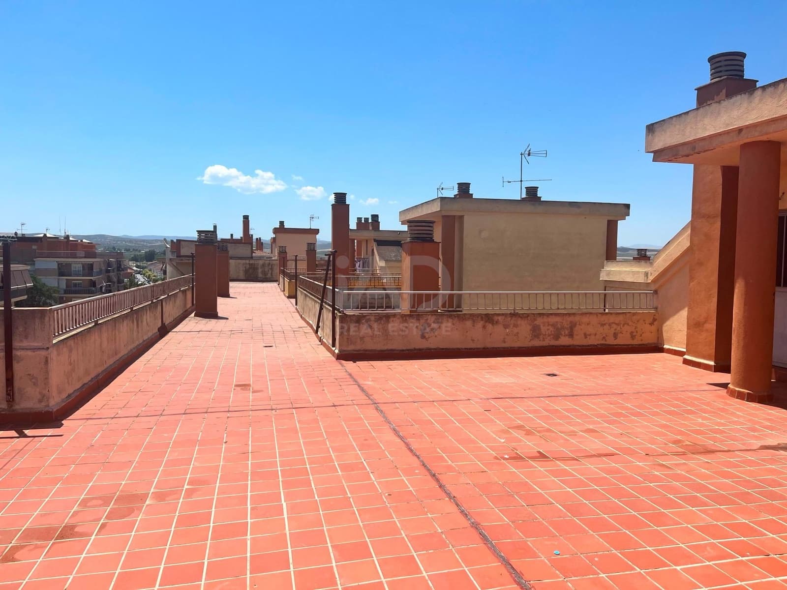 Apartamento de 2 habitaciones en Granada ciudad en venta con garaje - 89.000 € (Ref: 9988897)
