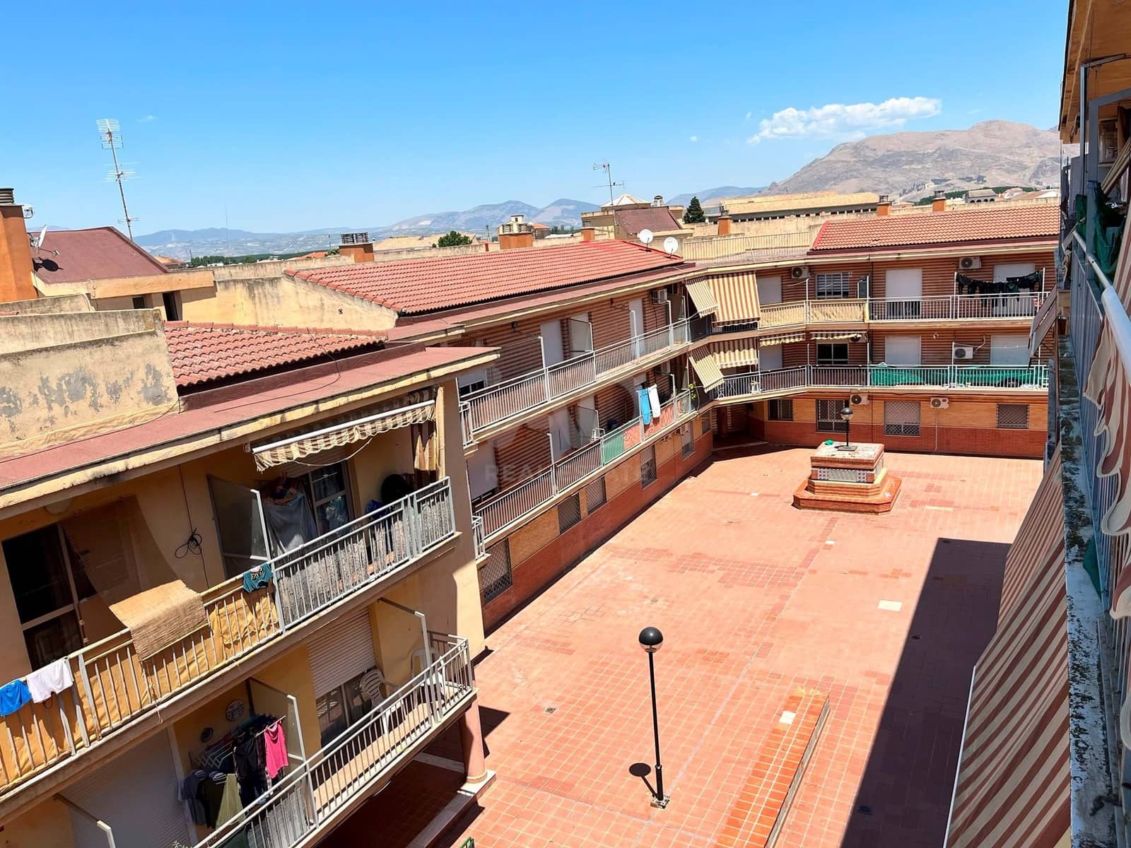 Apartamento de 2 habitaciones en Granada ciudad en venta con garaje - 89.000 € (Ref: 9988897)