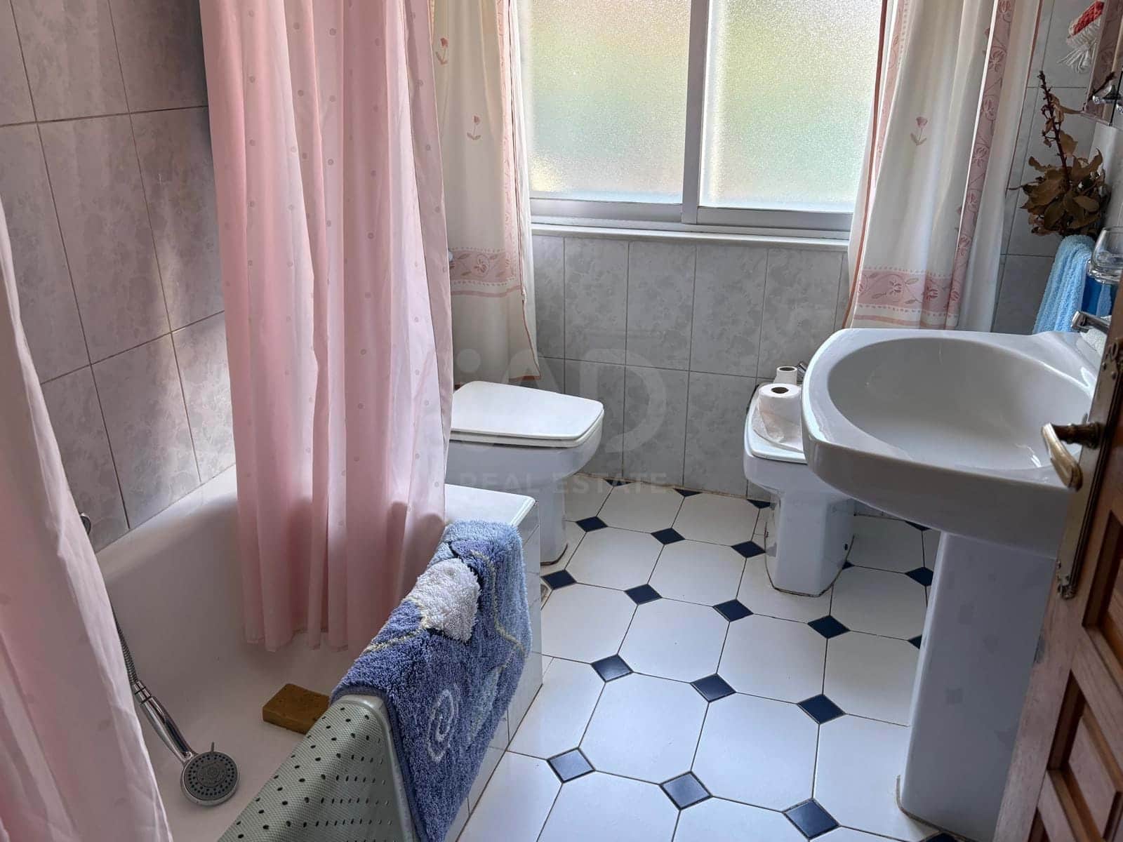 3 sypialnia Dom na sprzedaż w Miasto Leon z garażem - 198 000 € (Ref: 9988901)
