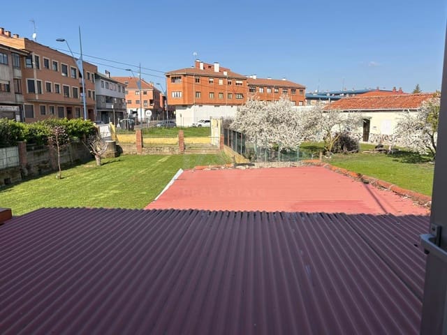 3 sypialnia Dom na sprzedaż w Miasto León z garażem - 198 000 € (Ref: 9988901)