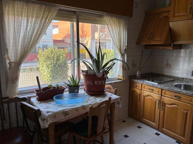 3 sypialnia Dom na sprzedaż w Miasto León z garażem - 198 000 € (Ref: 9988901)