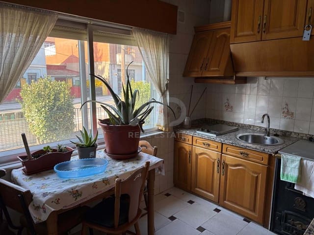 3 sypialnia Dom na sprzedaż w Miasto León z garażem - 198 000 € (Ref: 9988901)