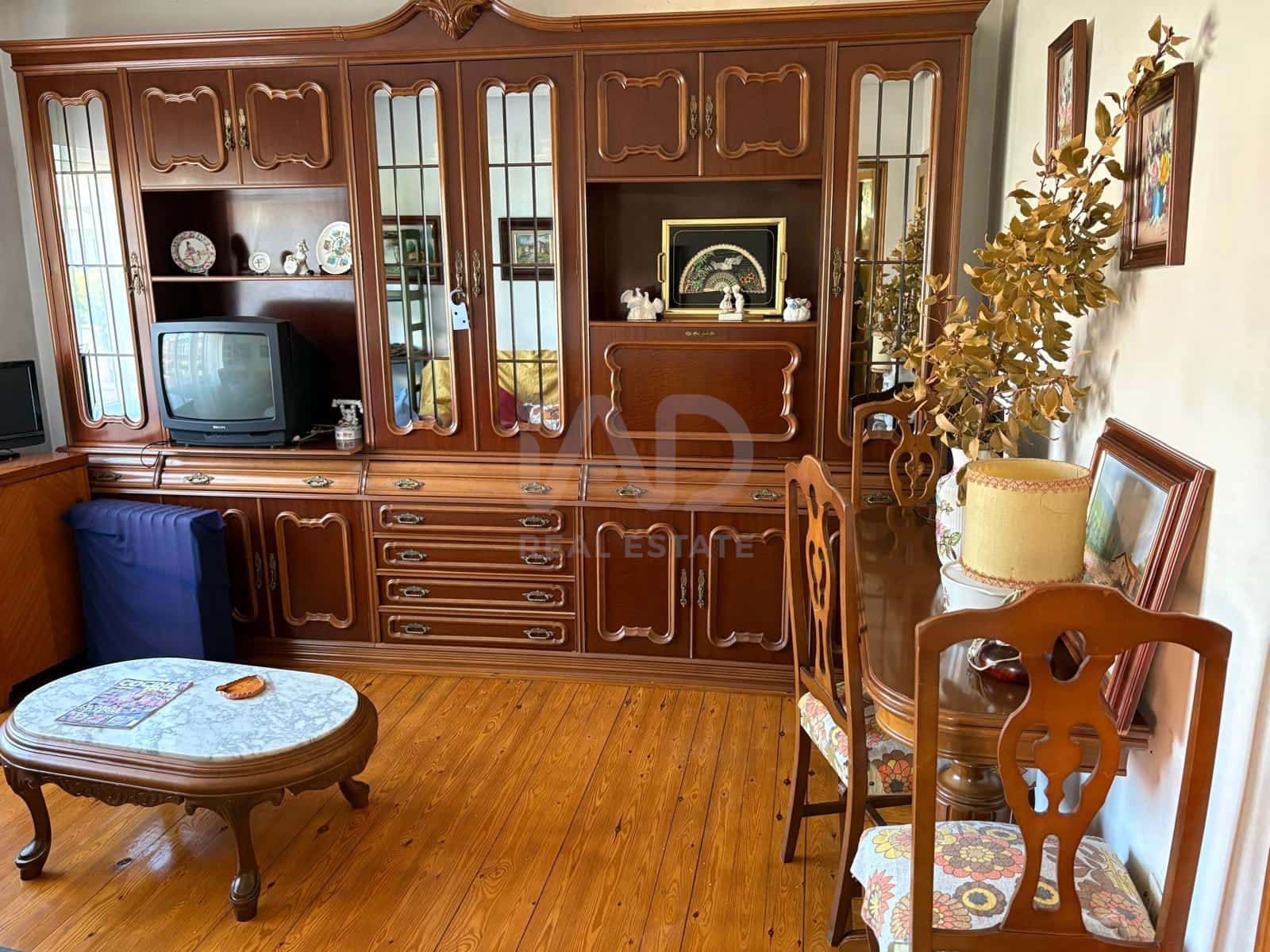 3 sypialnia Dom na sprzedaż w Miasto Leon z garażem - 198 000 € (Ref: 9988901)