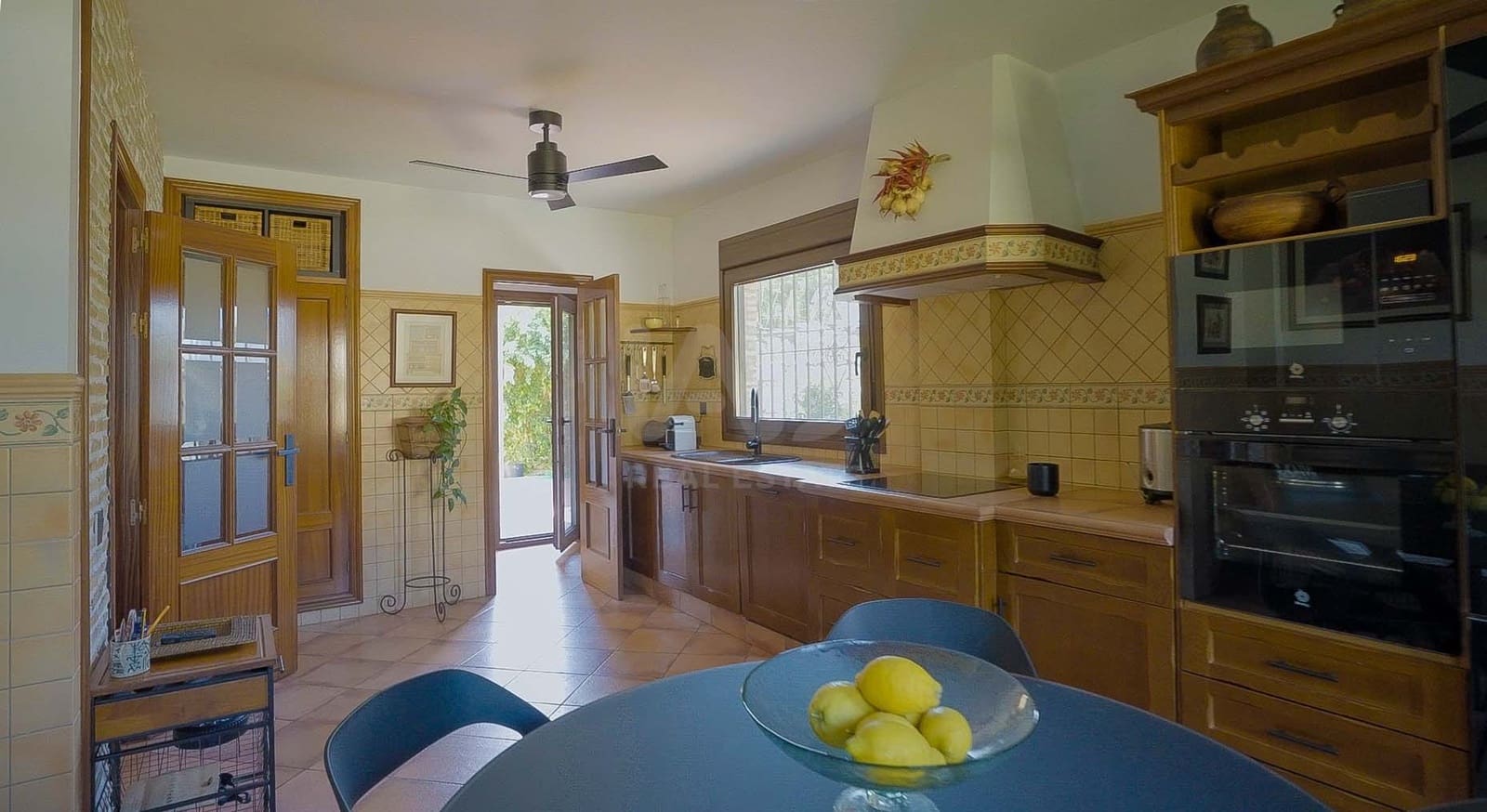 3 soveværelse Byhus til salg i Huelva by med garage - € 505.000 (Ref: 9988902)