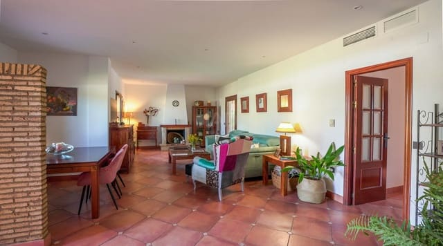 3 soverom Hus til salgs i Huelva by med garasje - € 505 000 (Ref: 9988902)
