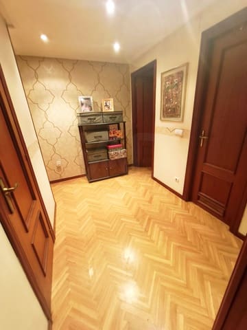 3 soveværelse Lejlighed til salg i León by med garage - € 190.000 (Ref: 9988904)
