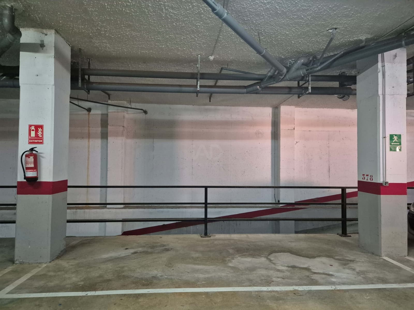 Autotalli myytävänä paikassa Oropesa  - 5 500 € (Ref: 9988910)
