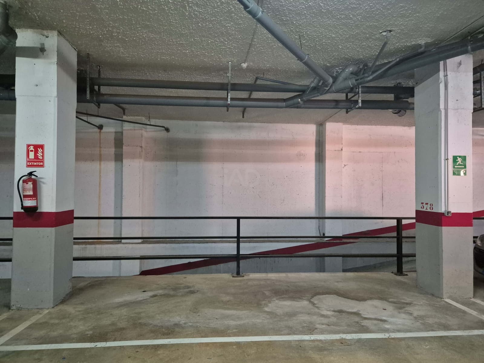 Autotalli myytävänä paikassa Oropesa  - 5 500 € (Ref: 9988910)
