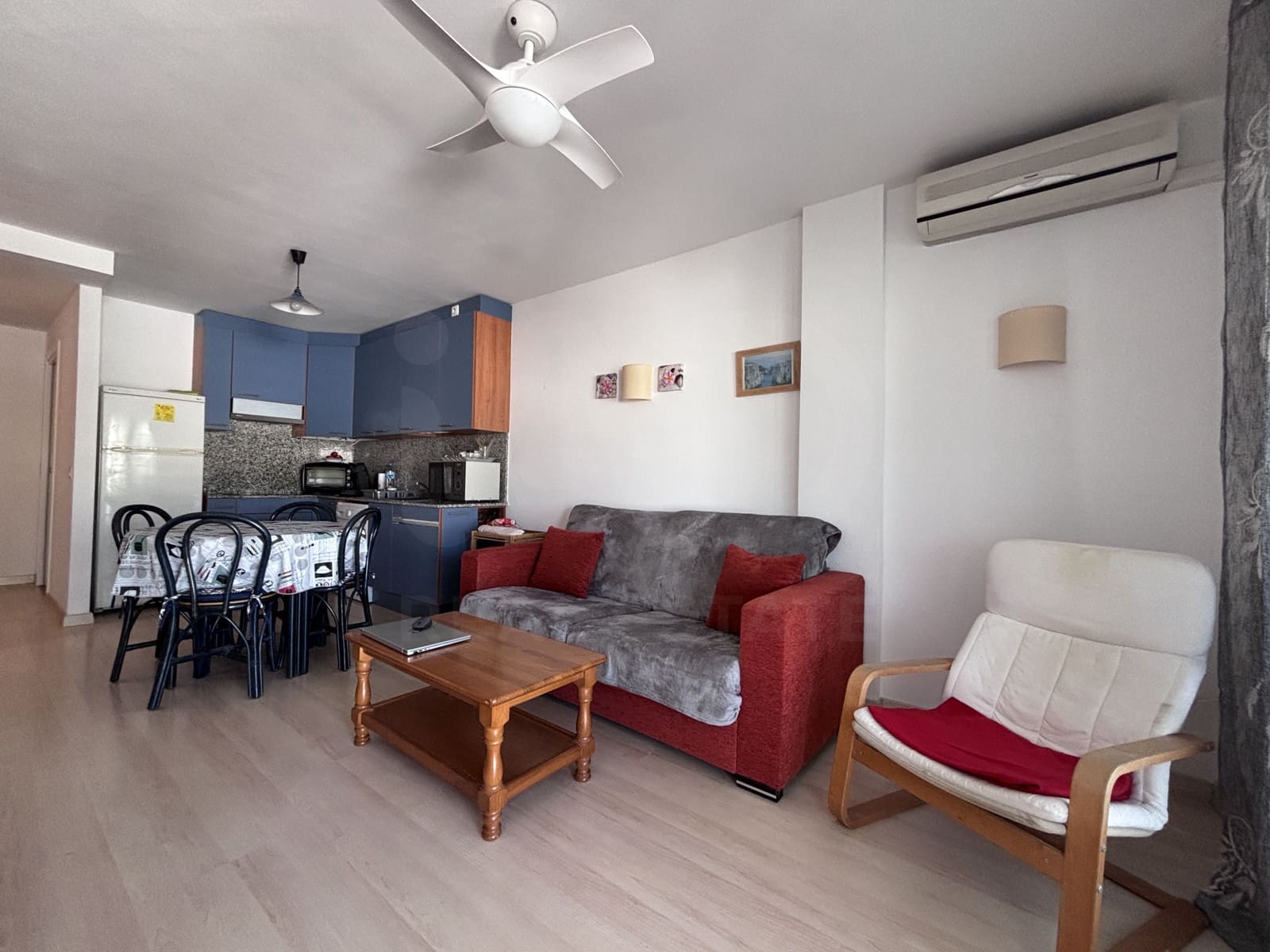 Apartamento de 2 habitaciones en Roses en venta con piscina - 209.000 € (Ref: 9988913)