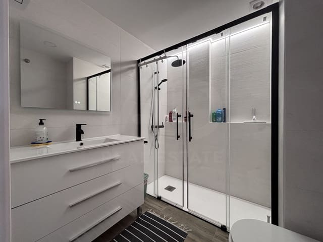 Apartamento de 2 habitaciones en Santa Margarida, Roses en venta con piscina - 209.000 € (Ref: 9988913)