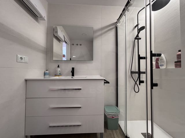 Apartamento de 2 habitaciones en Santa Margarida, Roses en venta con piscina - 209.000 € (Ref: 9988913)