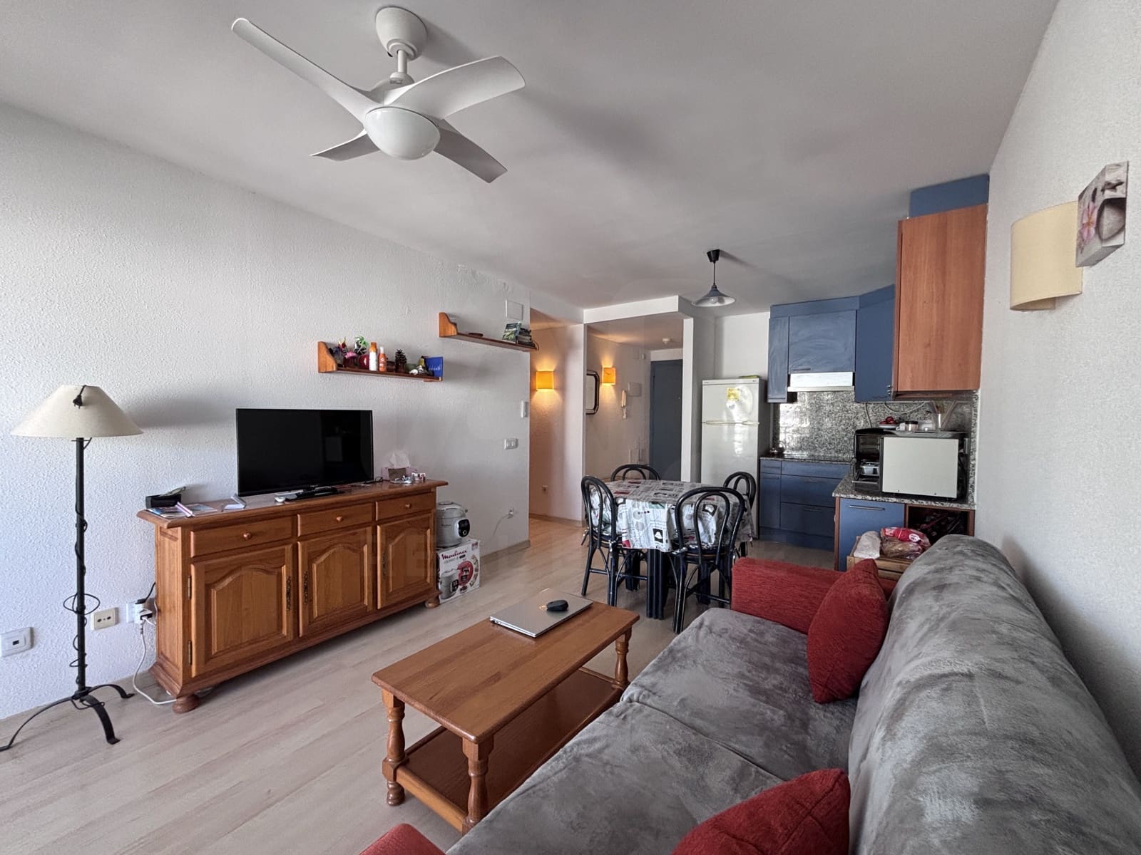 Apartamento de 2 habitaciones en Roses en venta con piscina - 209.000 € (Ref: 9988913)