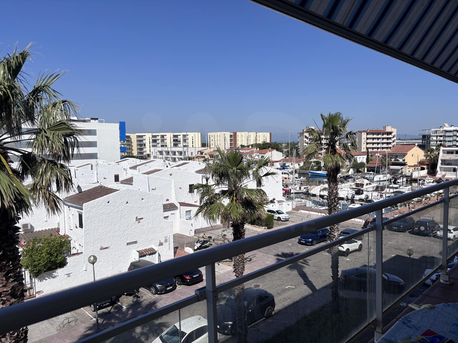 Apartamento de 2 habitaciones en Roses en venta con piscina - 209.000 € (Ref: 9988913)