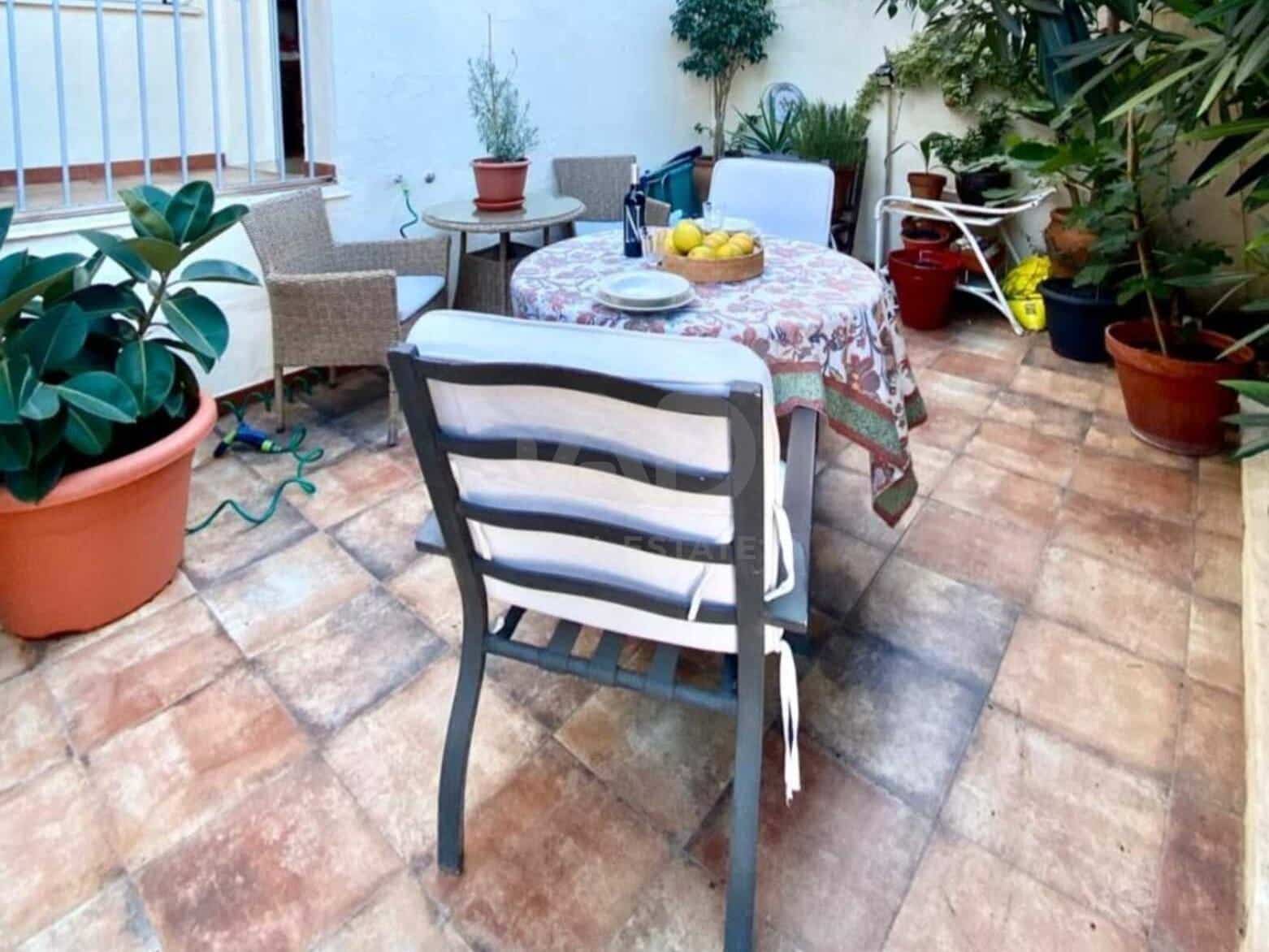3 soverom Rekkehus til salgs i Cadiz by med garasje - € 597 000 (Ref: 9988921)