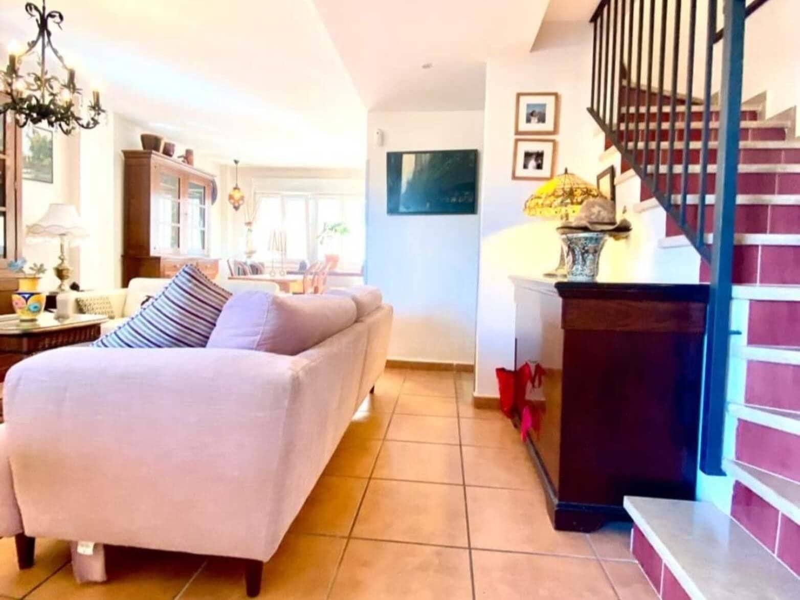3 soverom Rekkehus til salgs i Cadiz by med garasje - € 597 000 (Ref: 9988921)
