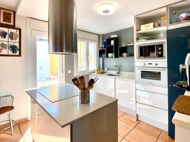 3 soverom Rekkehus til salgs i Cádiz by med garasje - € 597 000 (Ref: 9988921)