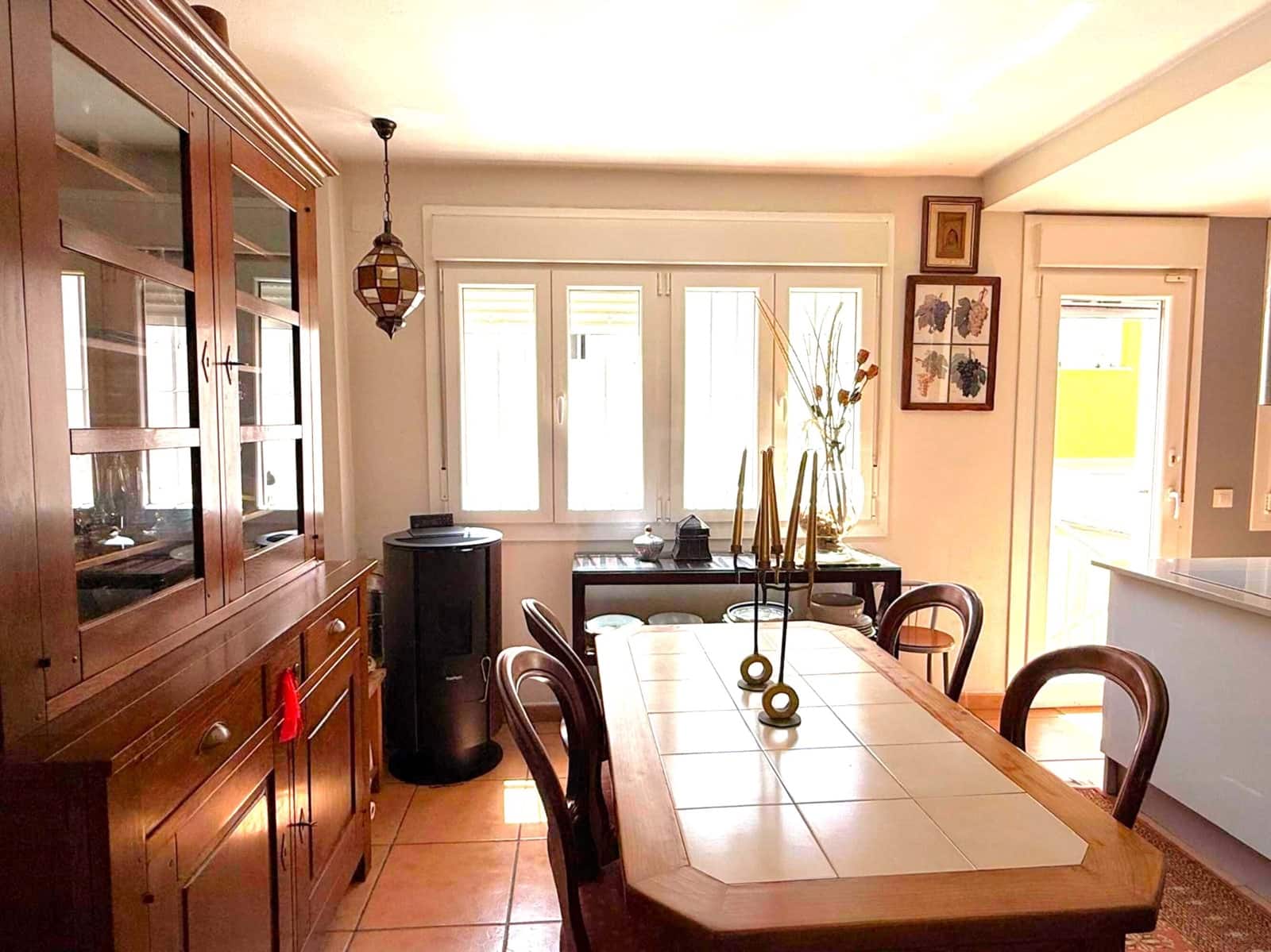 3 soverom Rekkehus til salgs i Cadiz by med garasje - € 597 000 (Ref: 9988921)